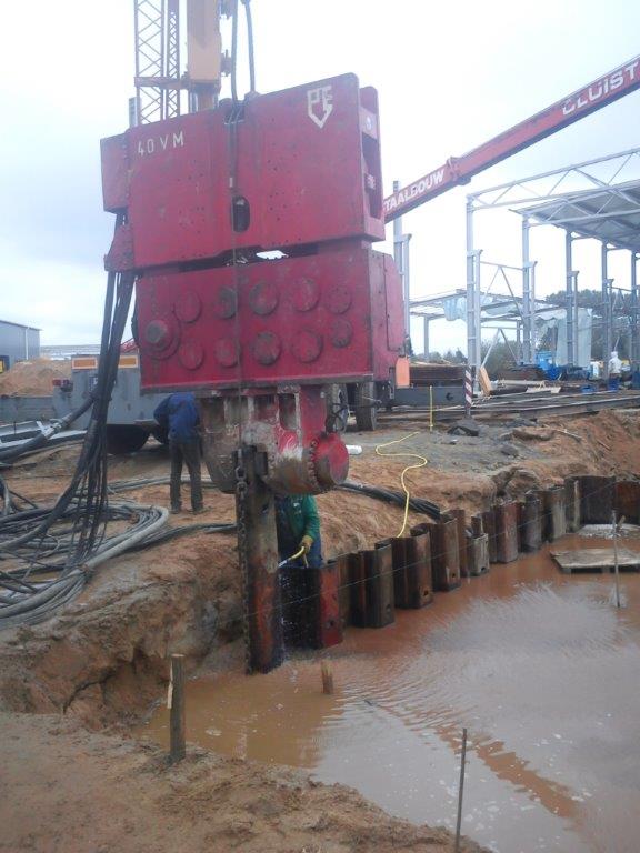Used vibro hammer PVE 40 VM to work on a crane or piling rig