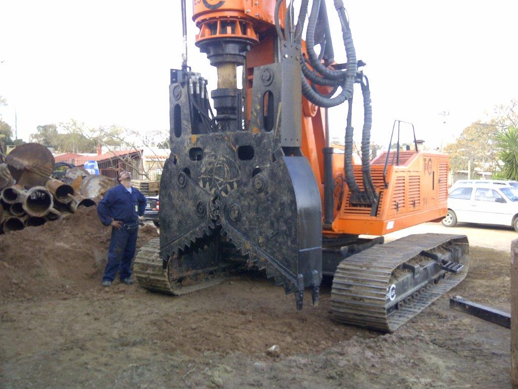 New piling / drilling rig  Tescar CF8 DW